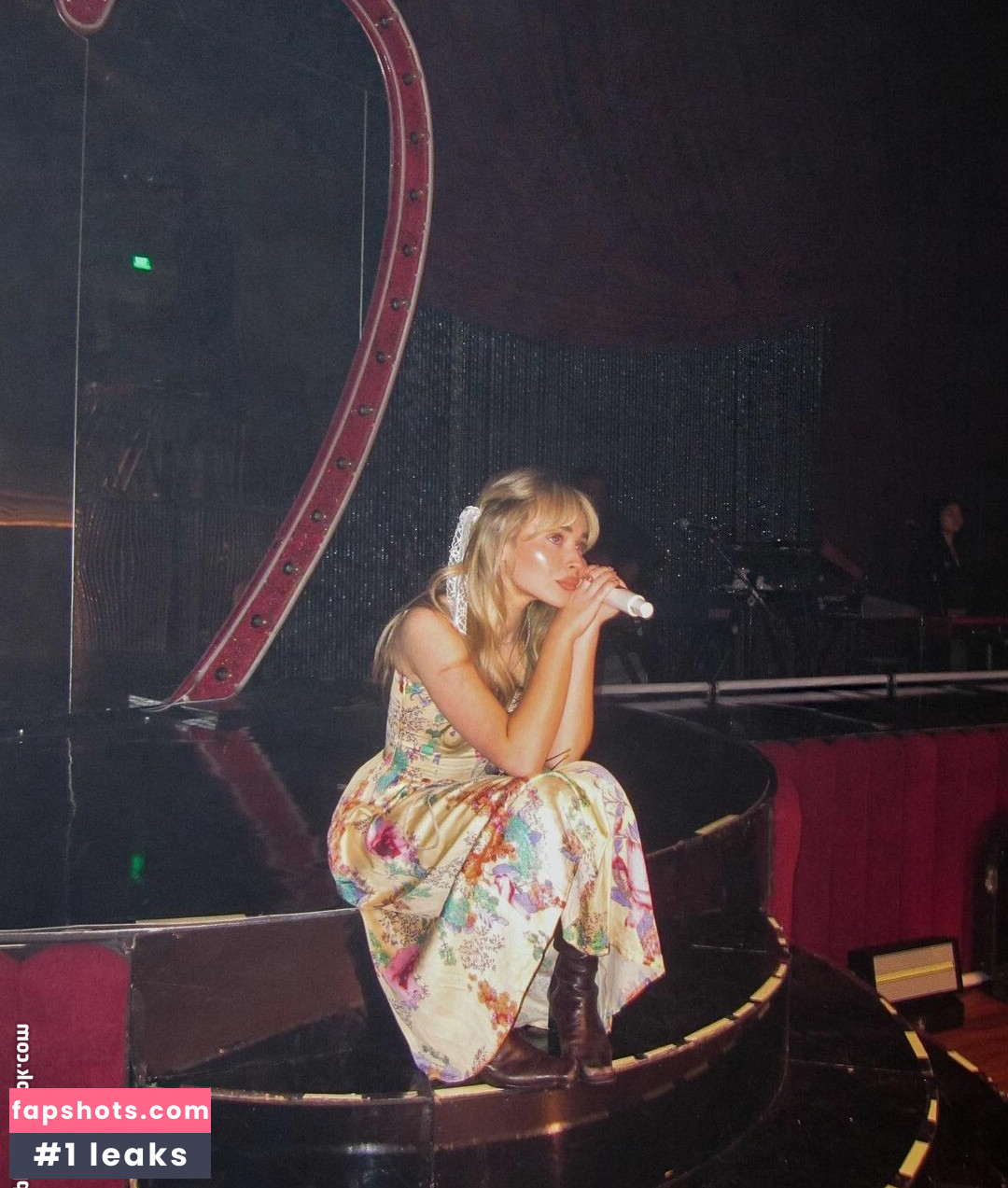 Sabrina Carpenter gallery photo #2580