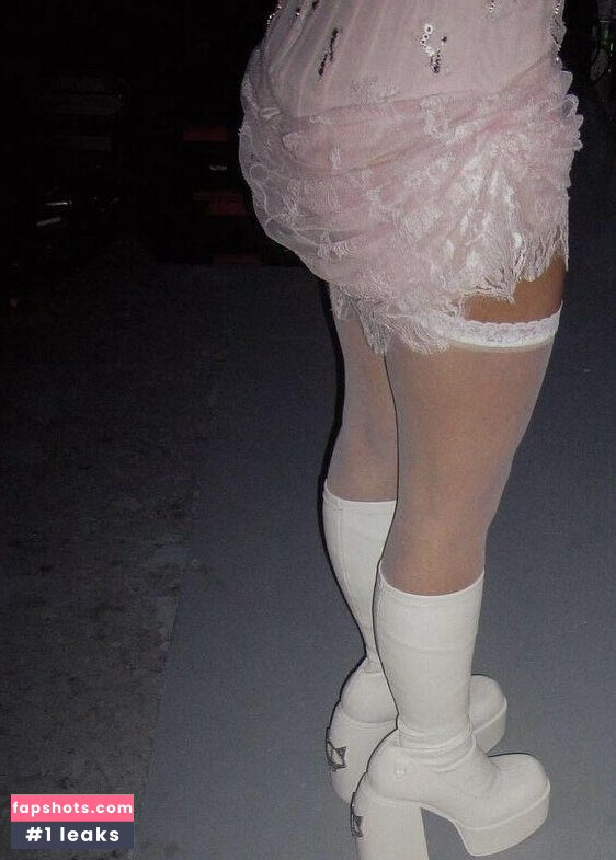 Sabrina Carpenter gallery photo #2590