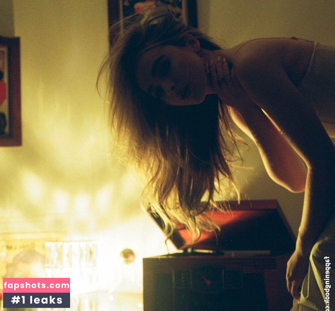 Sabrina Carpenter Filtración Desnuda OnlyFans Foto #2896 - Fapshots