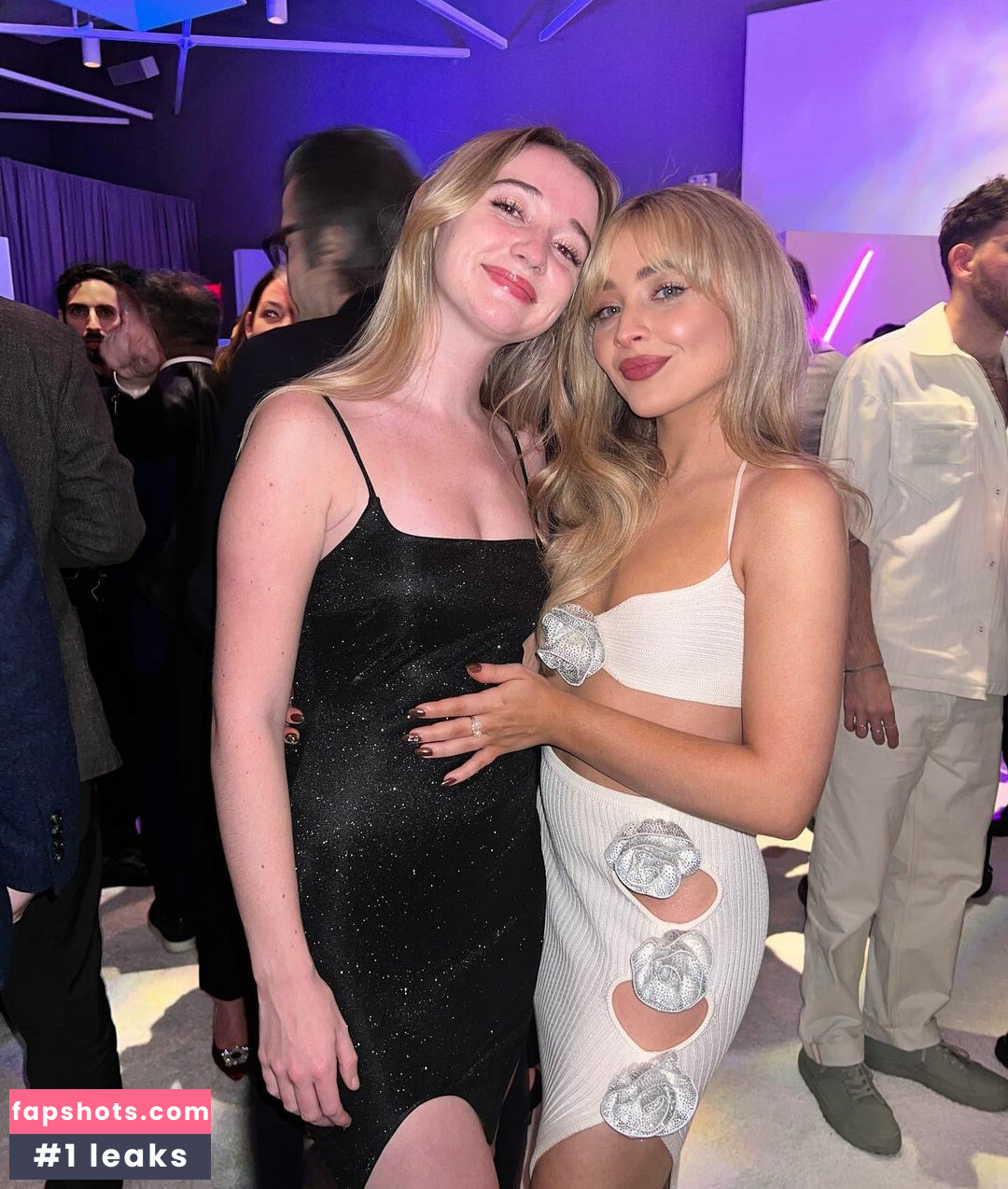 Sabrina Carpenter Nahé úniky fotek pouze od fanoušků #2939 - Fapshots