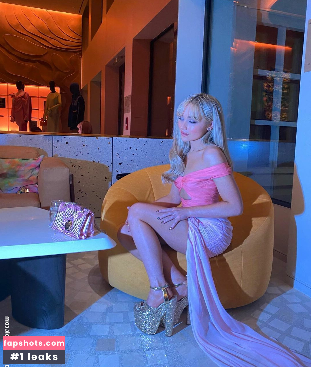 Sabrina Carpenter Nahé úniky fotek pouze od fanoušků #3031 - Fapshots