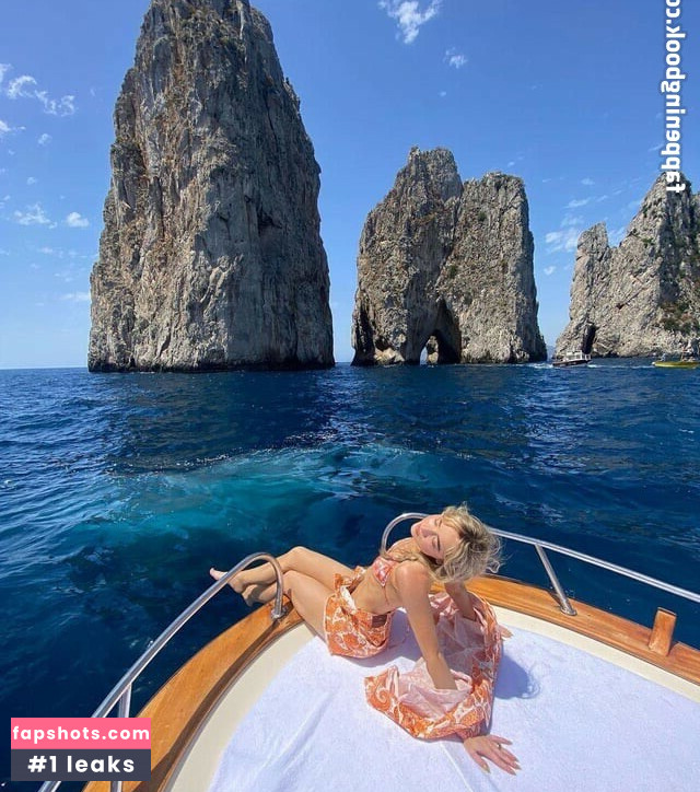 Sabrina Carpenter Filtración Desnuda OnlyFans Foto #308 - Fapshots