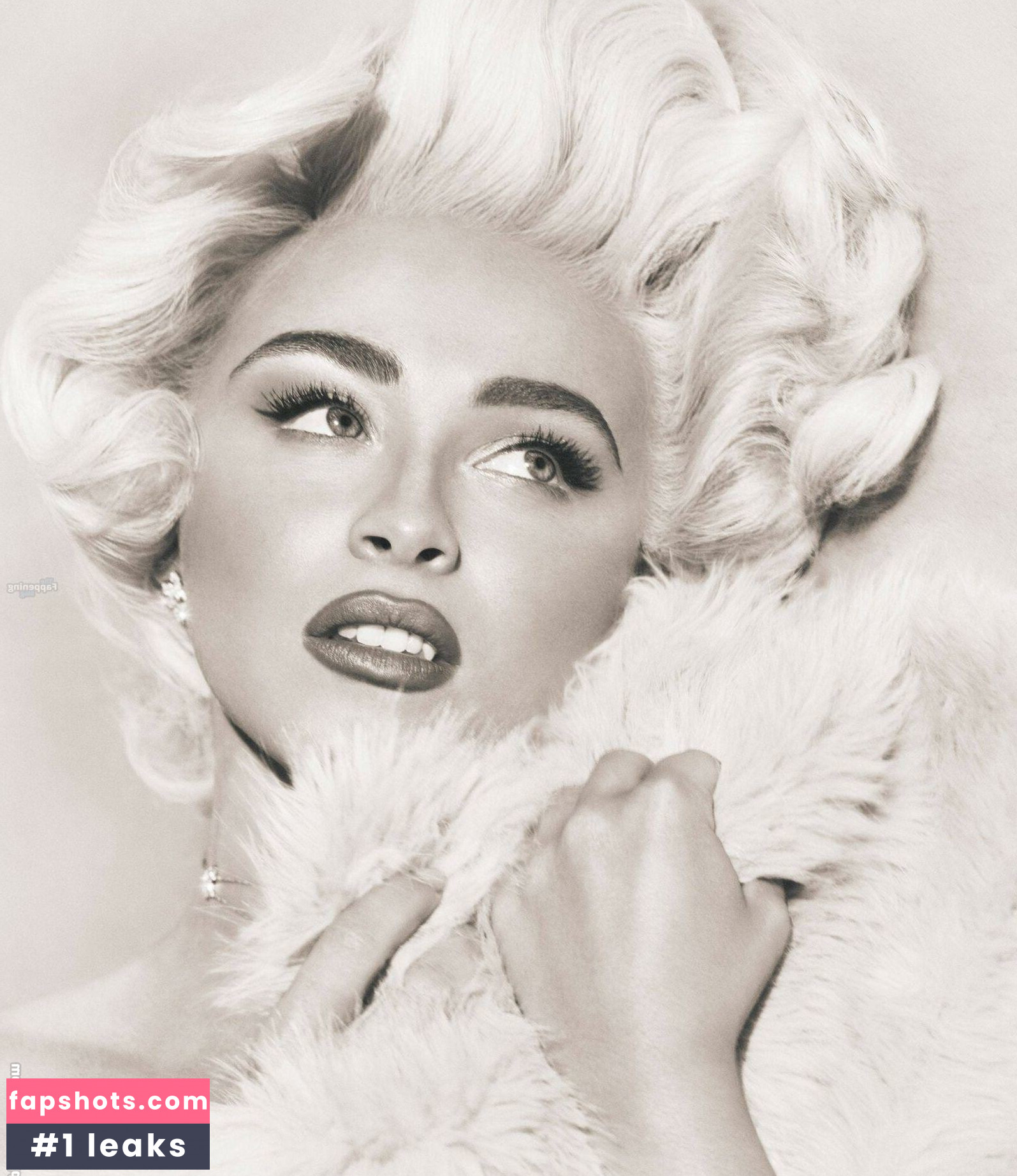 Sabrina Carpenter Filtración Desnuda OnlyFans Foto #393 - Fapshots