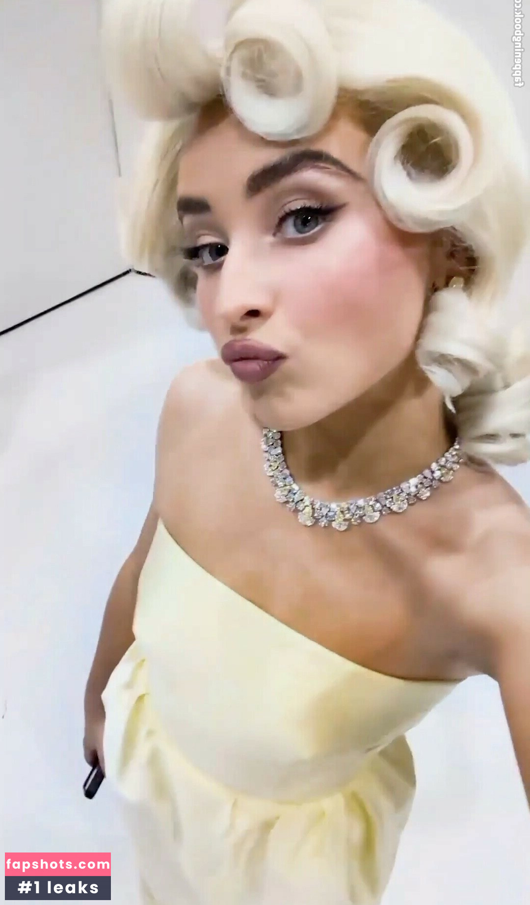 Sabrina Carpenter Filtración Desnuda OnlyFans Foto #397 - Fapshots