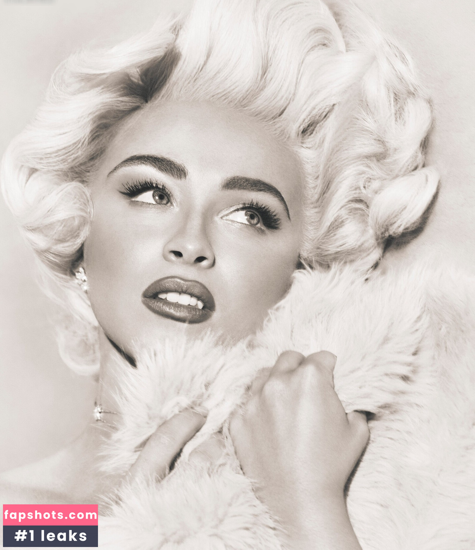 Sabrina Carpenter Filtración Desnuda OnlyFans Foto #416 - Fapshots