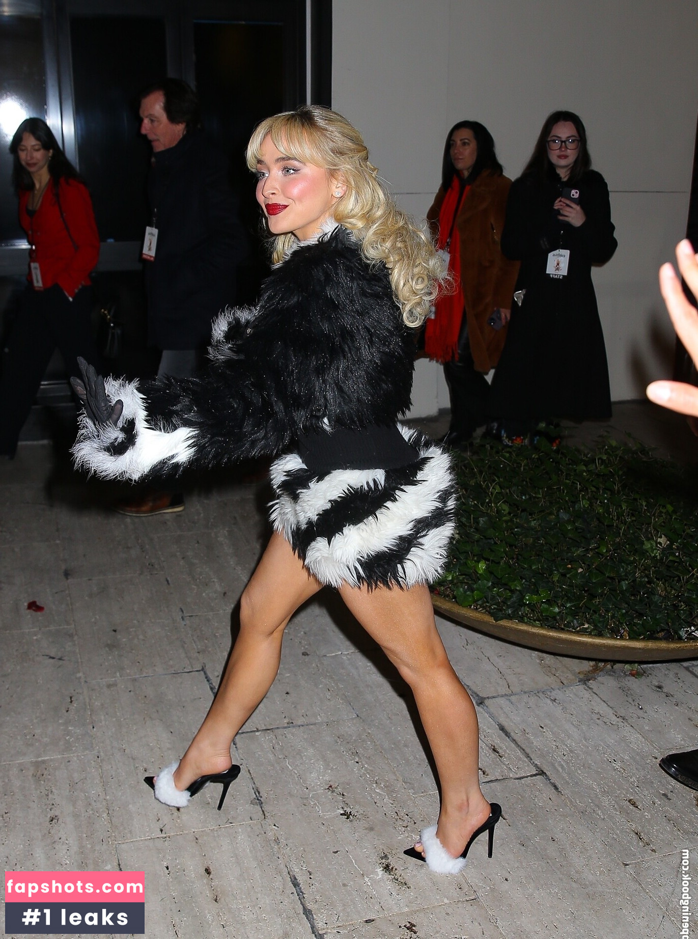 Sabrina Carpenter Filtración Desnuda OnlyFans Foto #558 - Fapshots