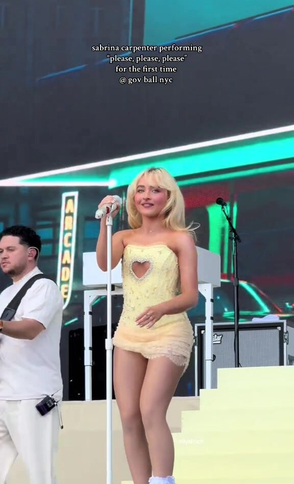 sabrina-carpenter Nahé úniky fotek pouze od fanoušků #1248 - Fapshots