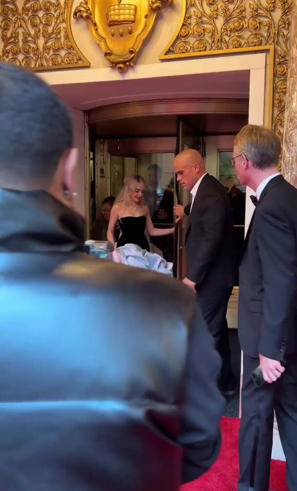 sabrina-carpenter gallery photo #1449