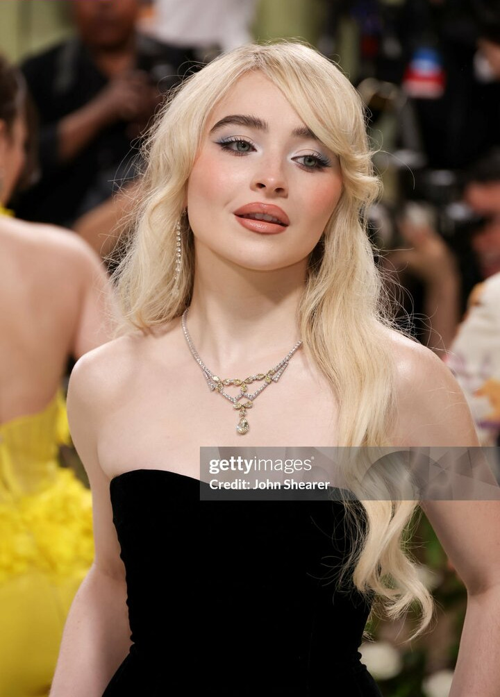 sabrina-carpenter gallery photo #1454