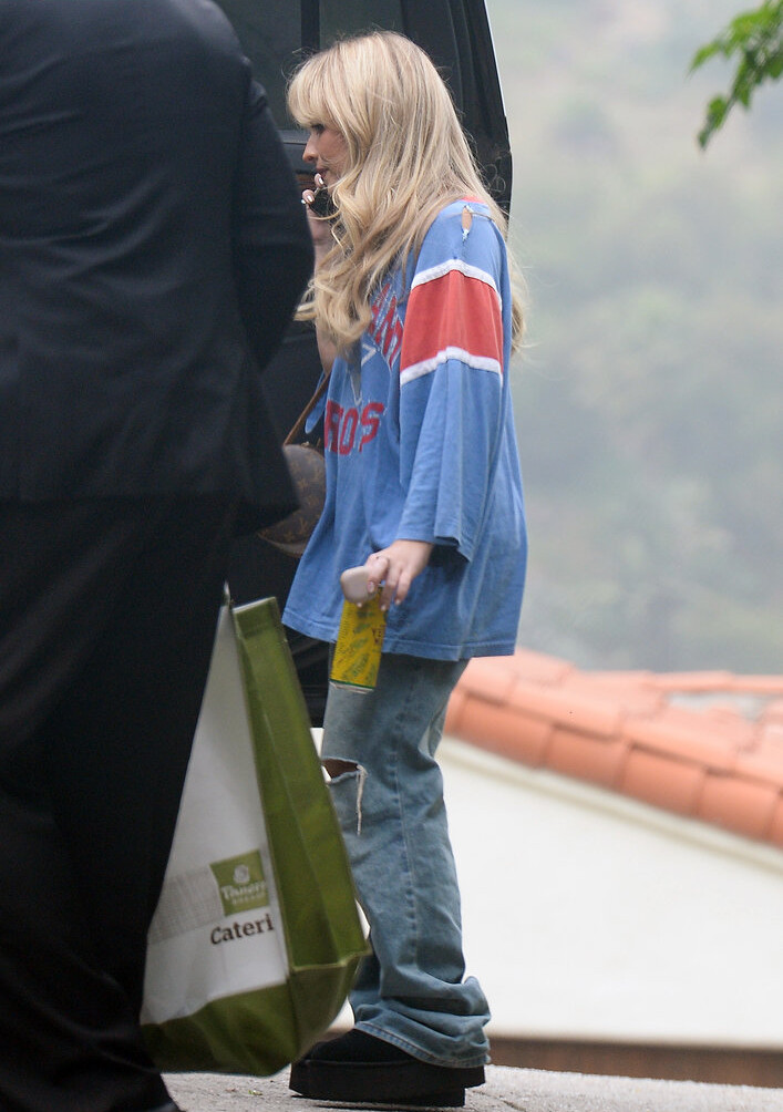 sabrina-carpenter gallery photo #1513