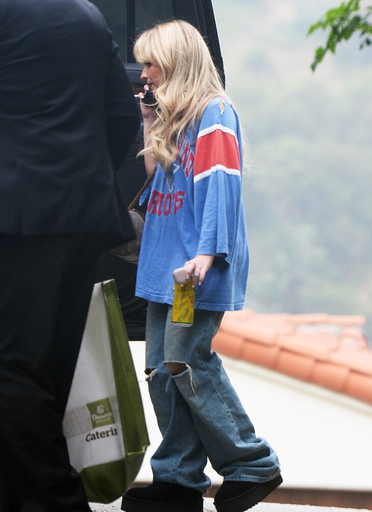 sabrina-carpenter gallery photo #1514