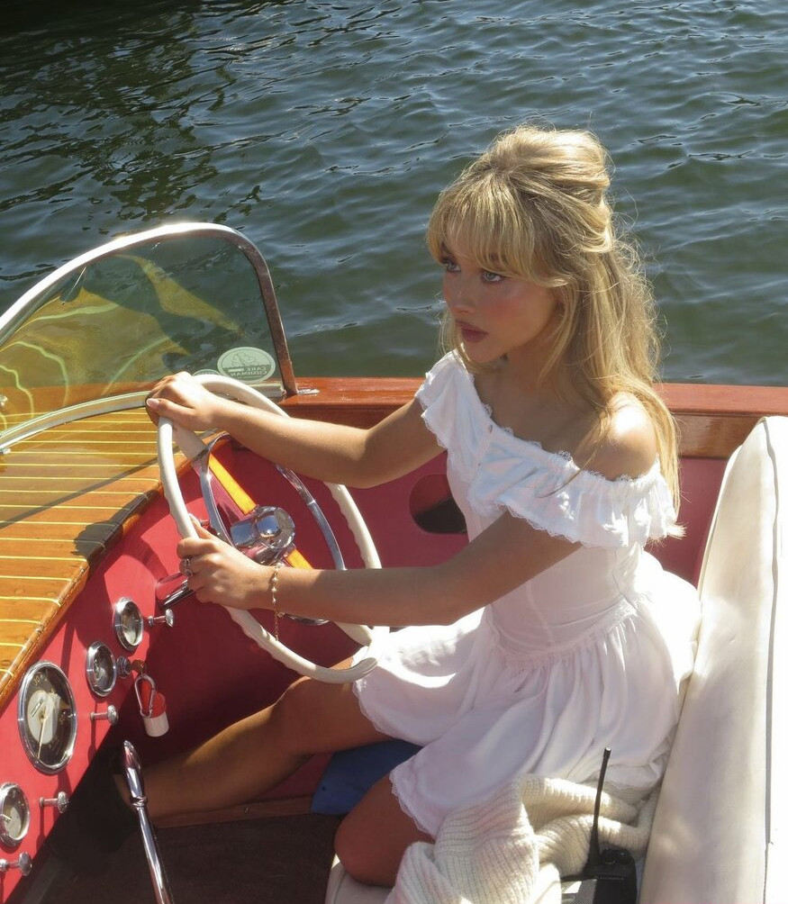 sabrina-carpenter gallery photo #1574