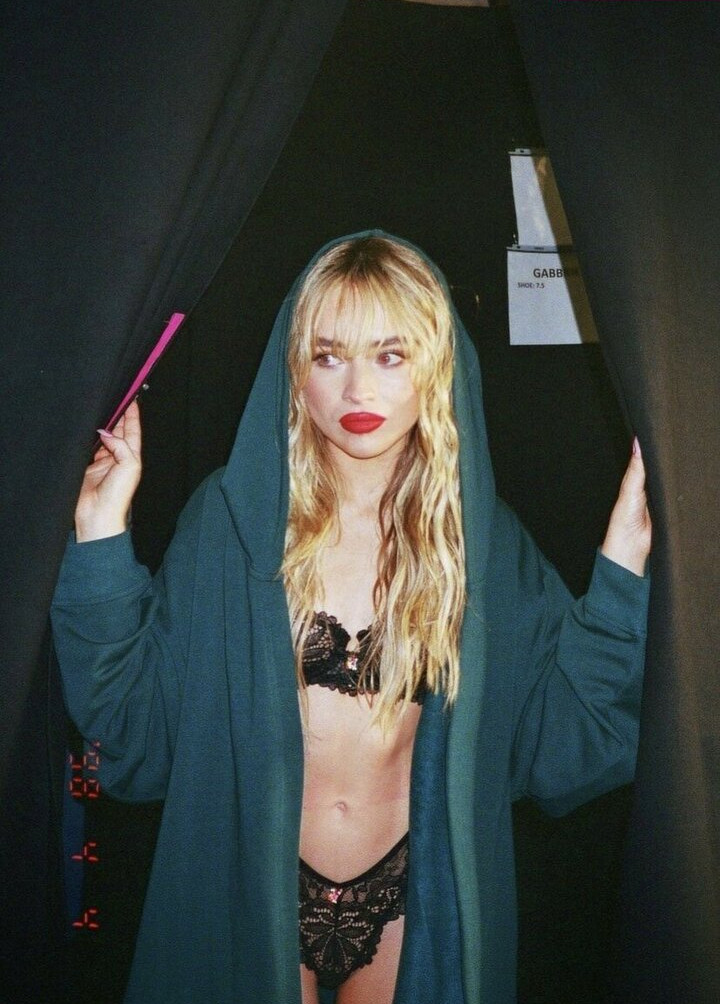 sabrina-carpenter gallery photo #1701