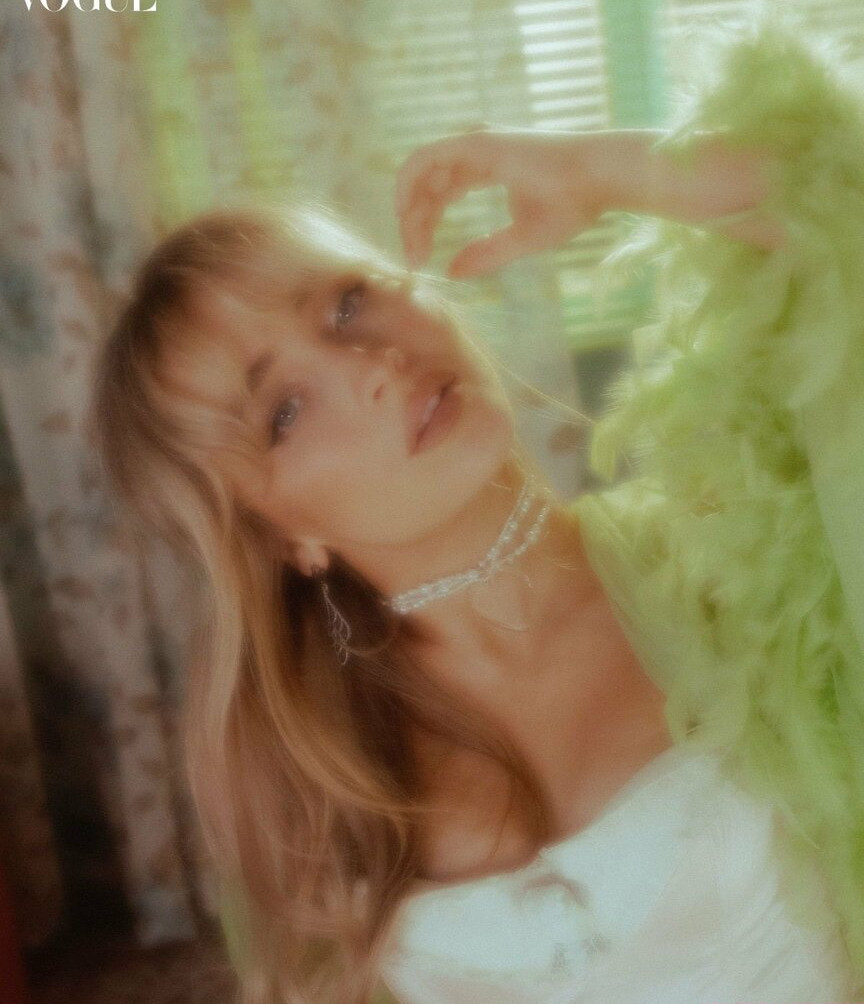 sabrina-carpenter gallery photo #2392