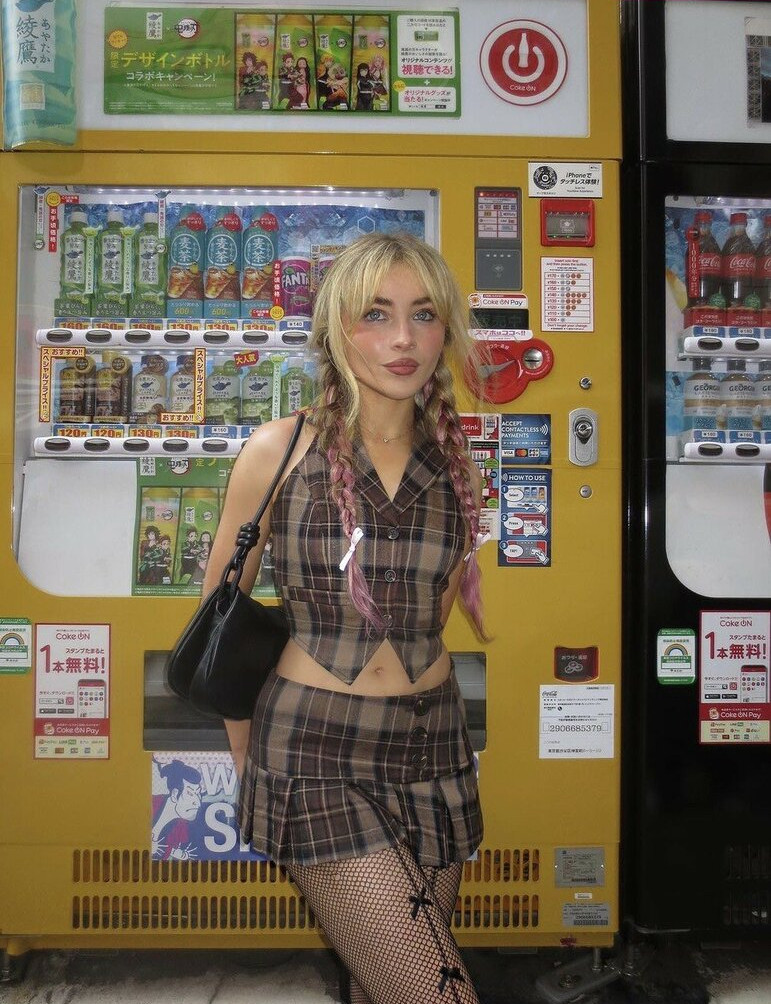 sabrina-carpenter gallery photo #2464