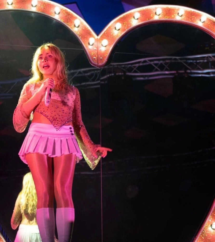 sabrina-carpenter gallery photo #2526