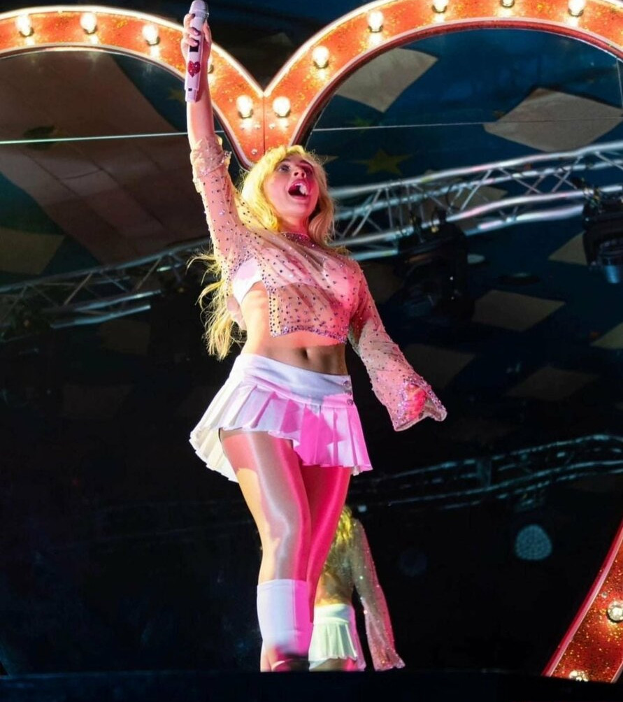 sabrina-carpenter gallery photo #2527