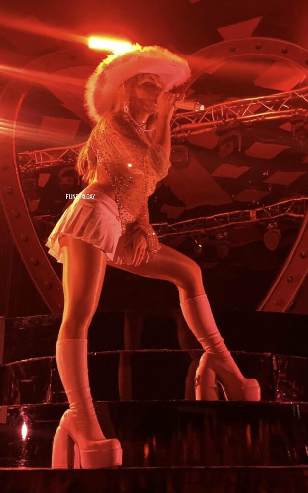 sabrina-carpenter gallery photo #2542