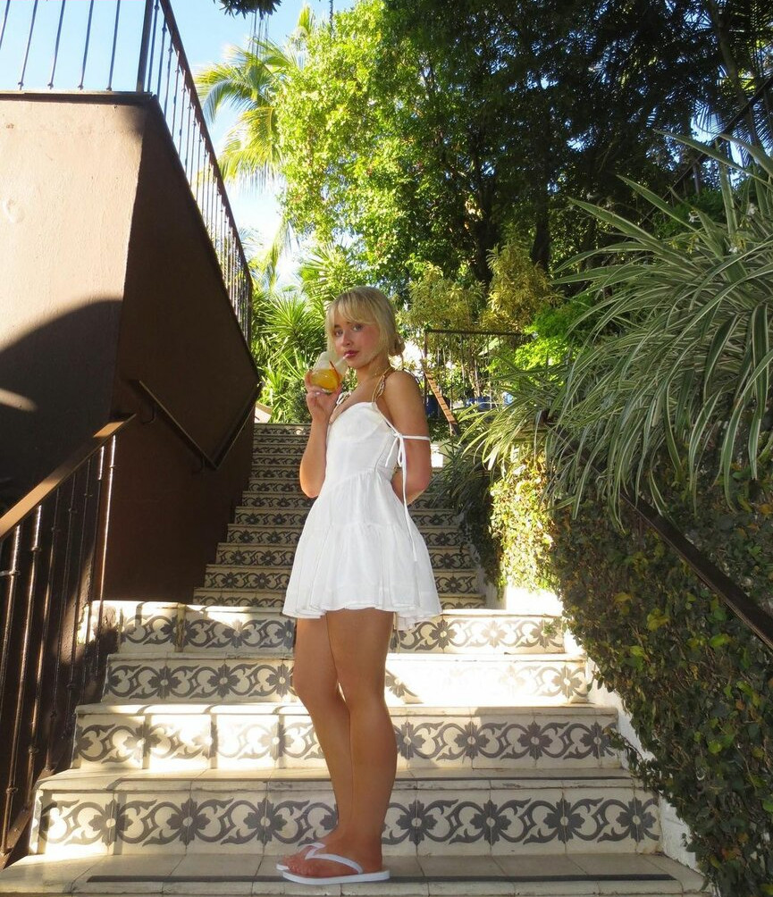 sabrina-carpenter gallery photo #2580