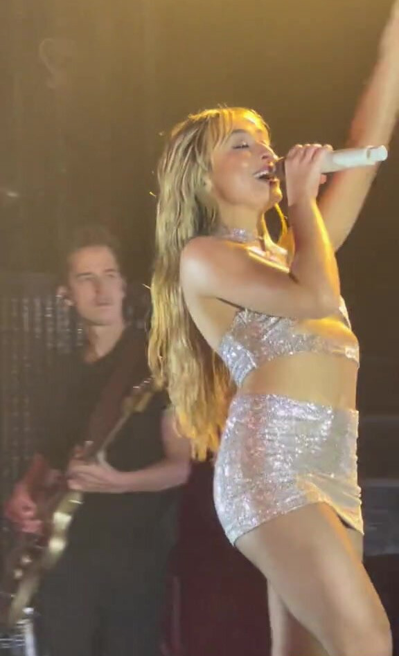 sabrina-carpenter gallery photo #2621