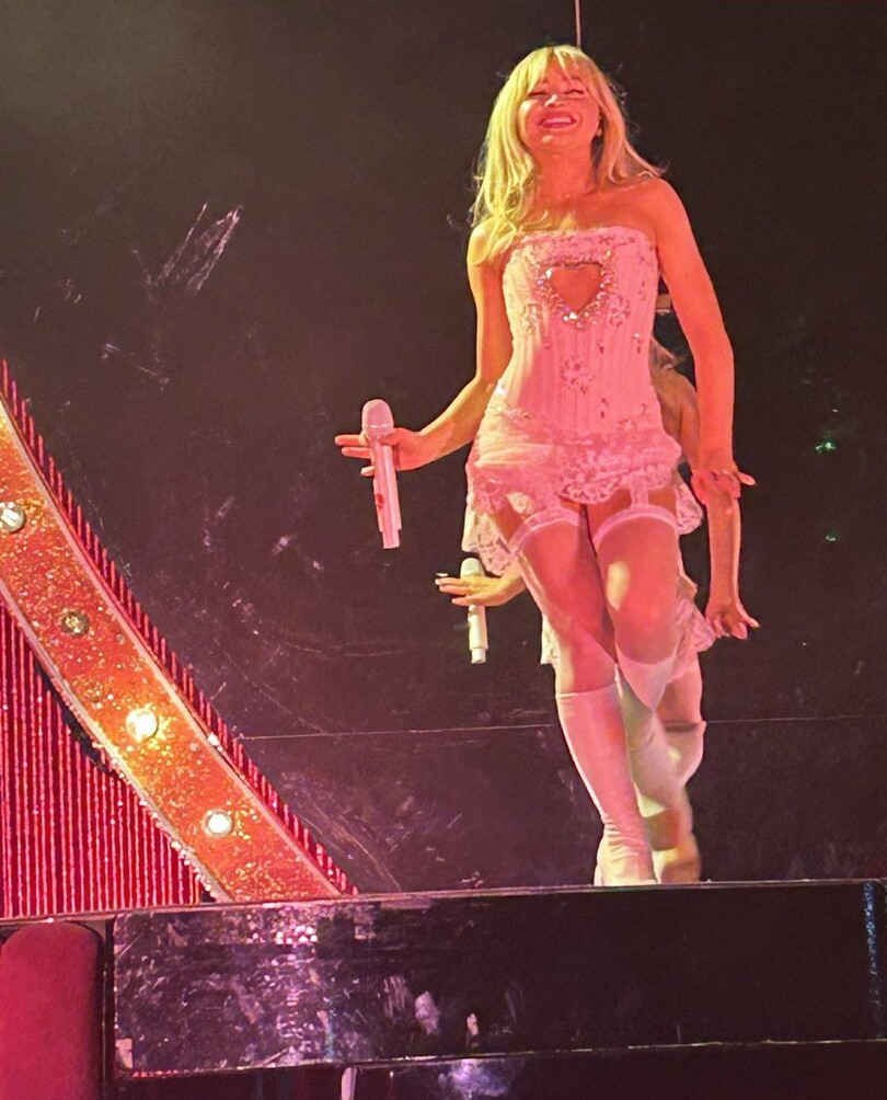 sabrina-carpenter gallery photo #2688