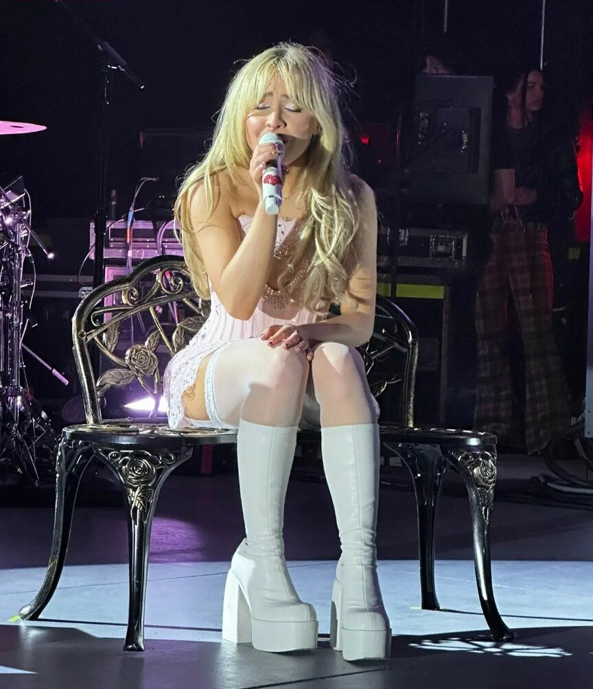 sabrina-carpenter gallery photo #2695