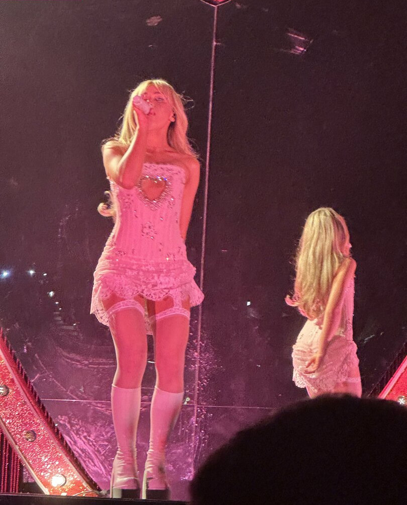 sabrina-carpenter gallery photo #2709