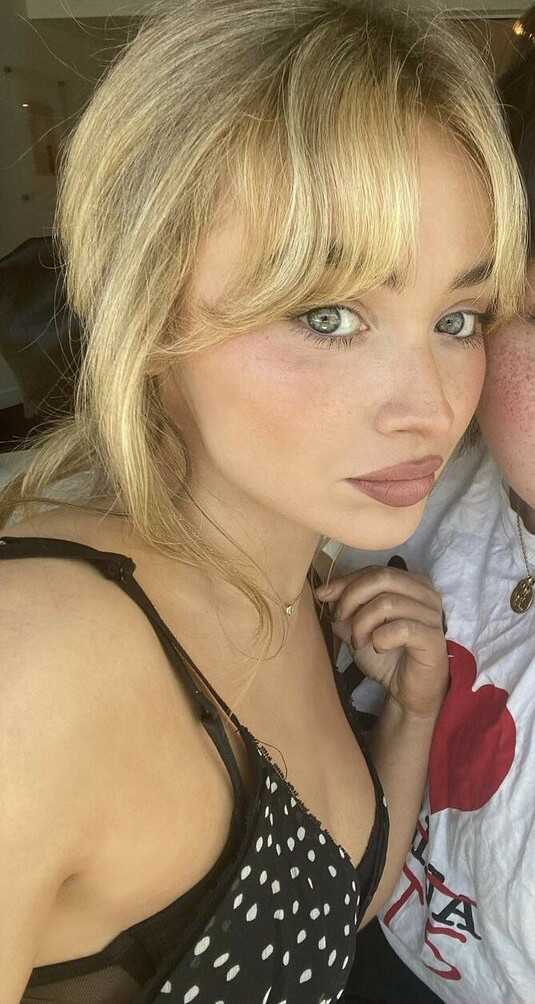 sabrina-carpenter gallery photo #2716