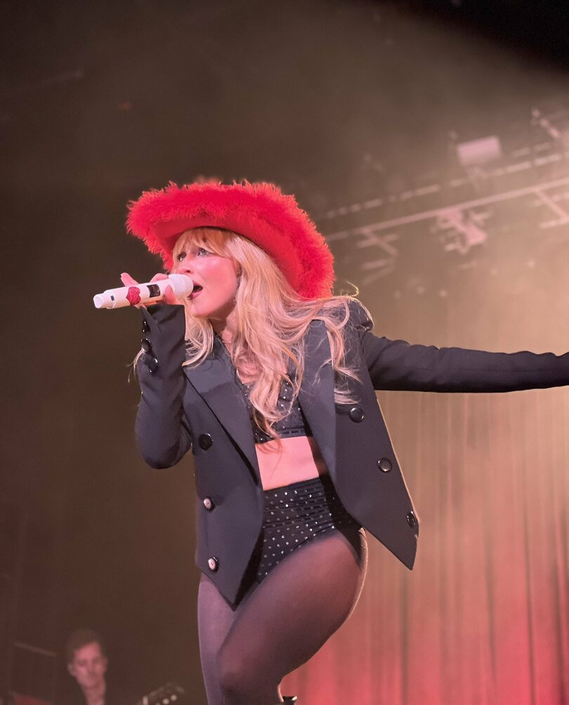 sabrina-carpenter gallery photo #2753