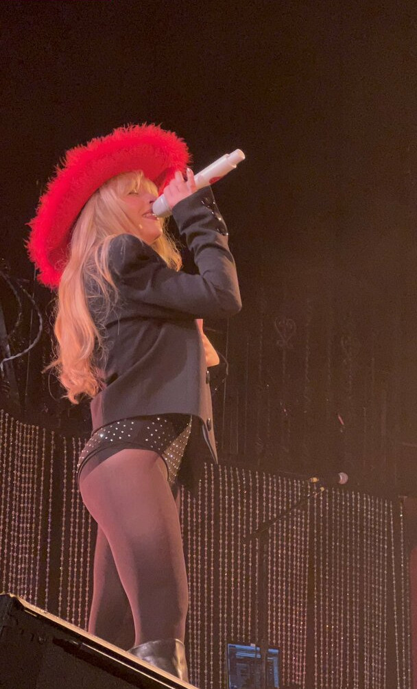 sabrina-carpenter gallery photo #2758