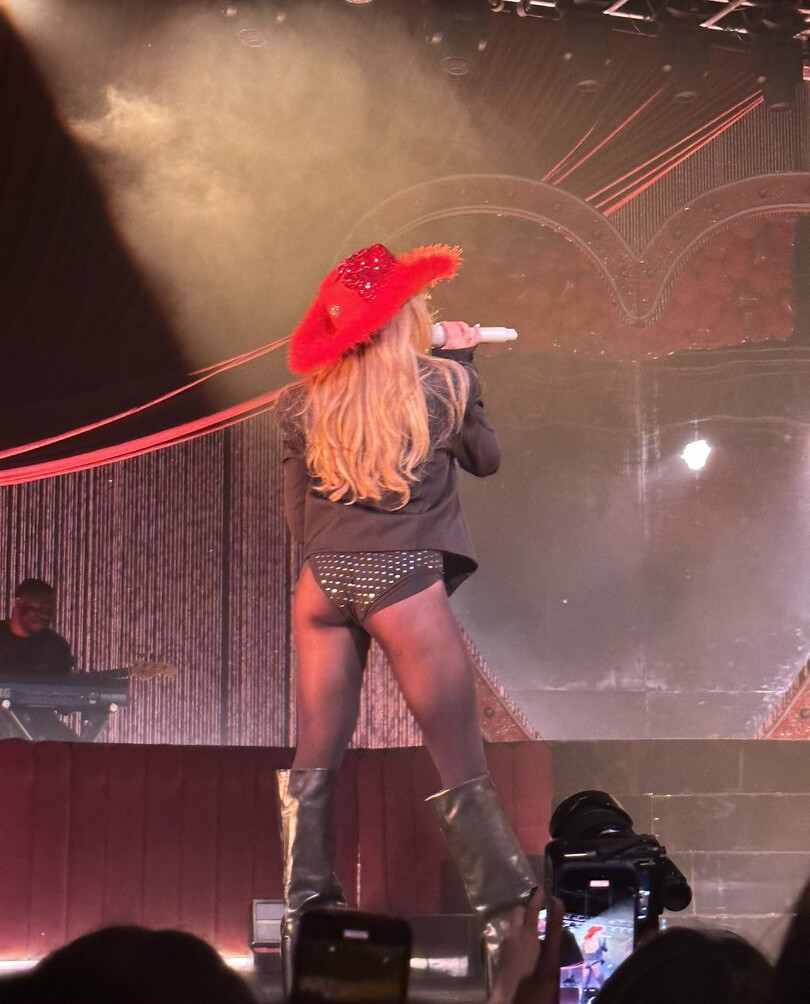 sabrina-carpenter gallery photo #2760