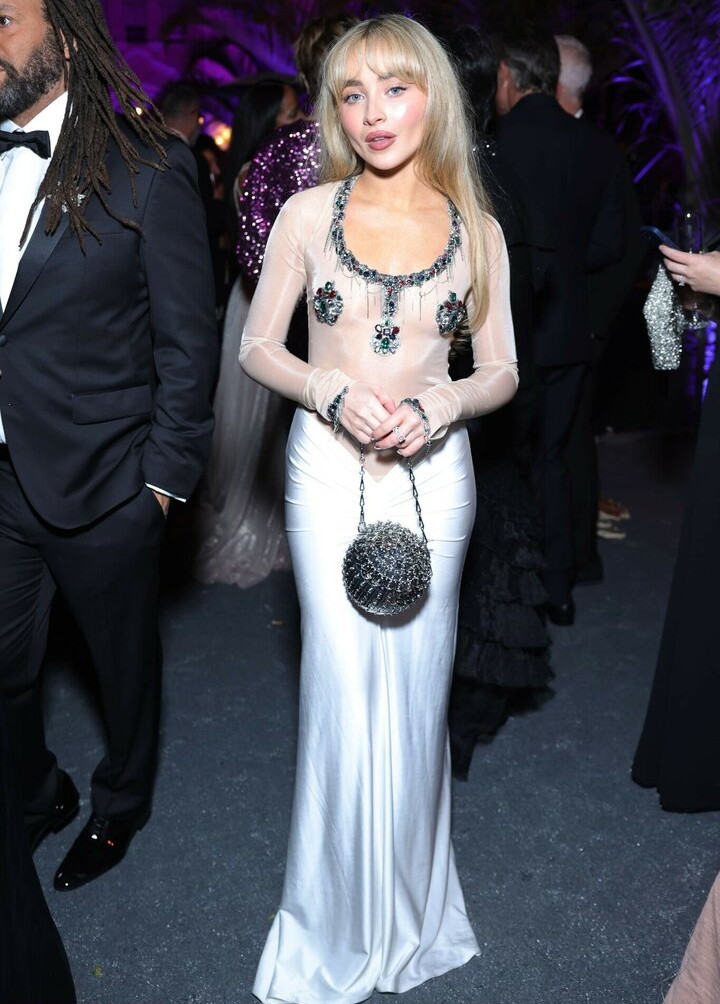 sabrina-carpenter gallery photo #2810