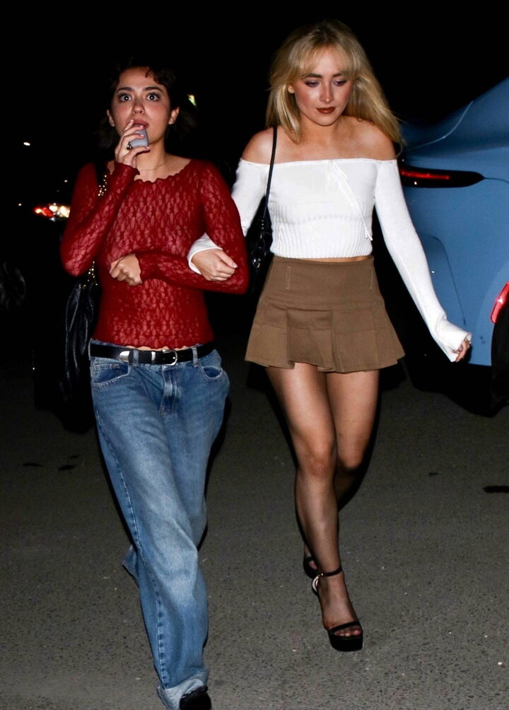 sabrina-carpenter Nahé úniky fotek pouze od fanoušků #780 - Fapshots