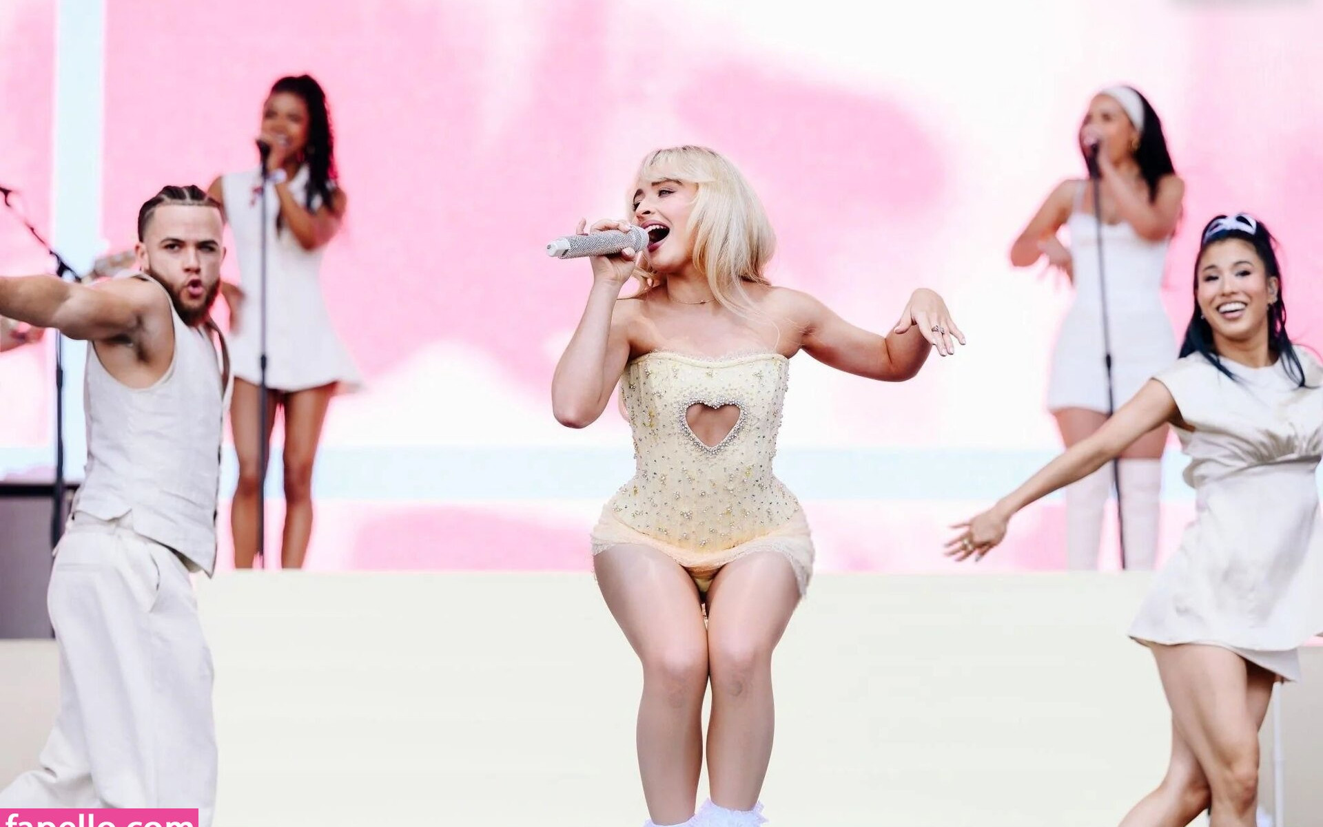 sabrina-carpenter Nahé úniky fotek pouze od fanoušků #975 - Fapshots