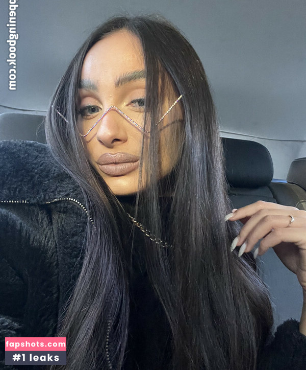 Sabrina gallery photo #31