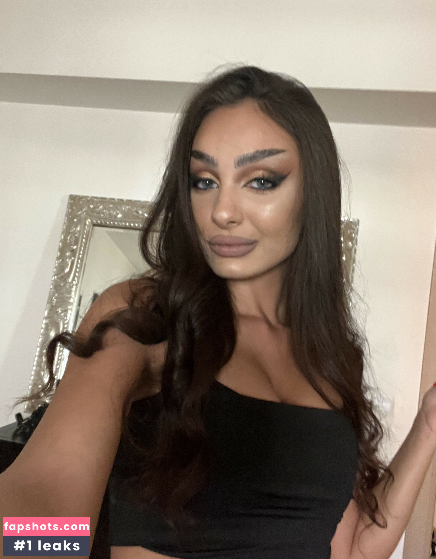 Sabrina gallery photo #6