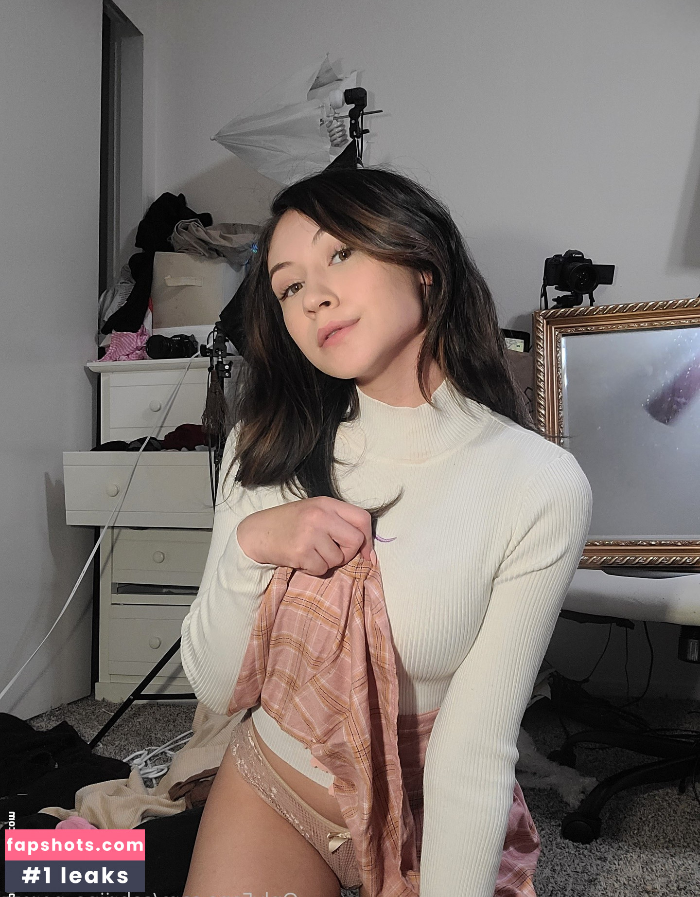 Sabrina gallery photo #70