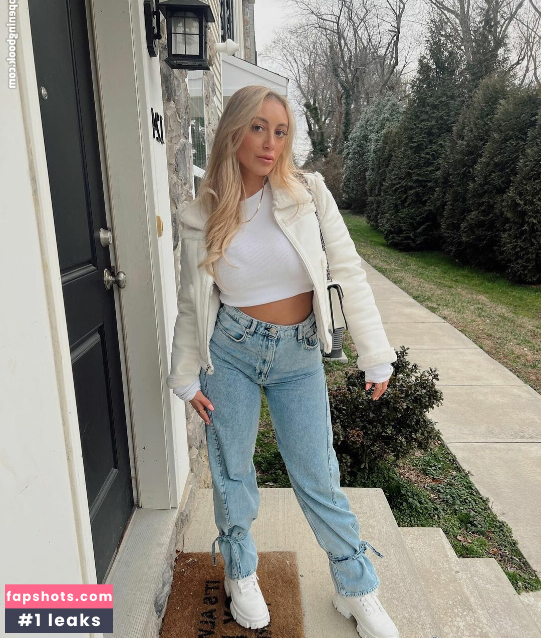 Sabrina Romana gallery photo #33