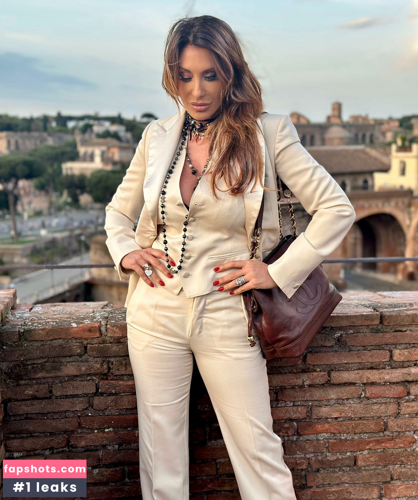 Sabrina Salerno gallery photo #319