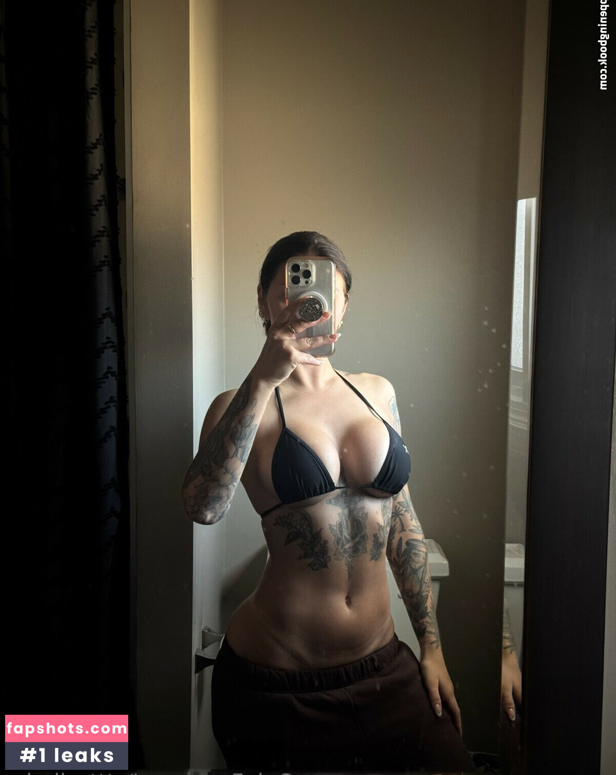 Sabrina Smith gallery photo #4