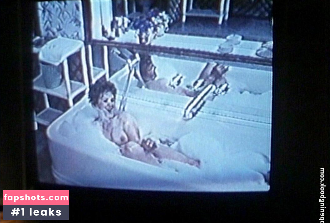 Sacha Darwin gallery photo #4