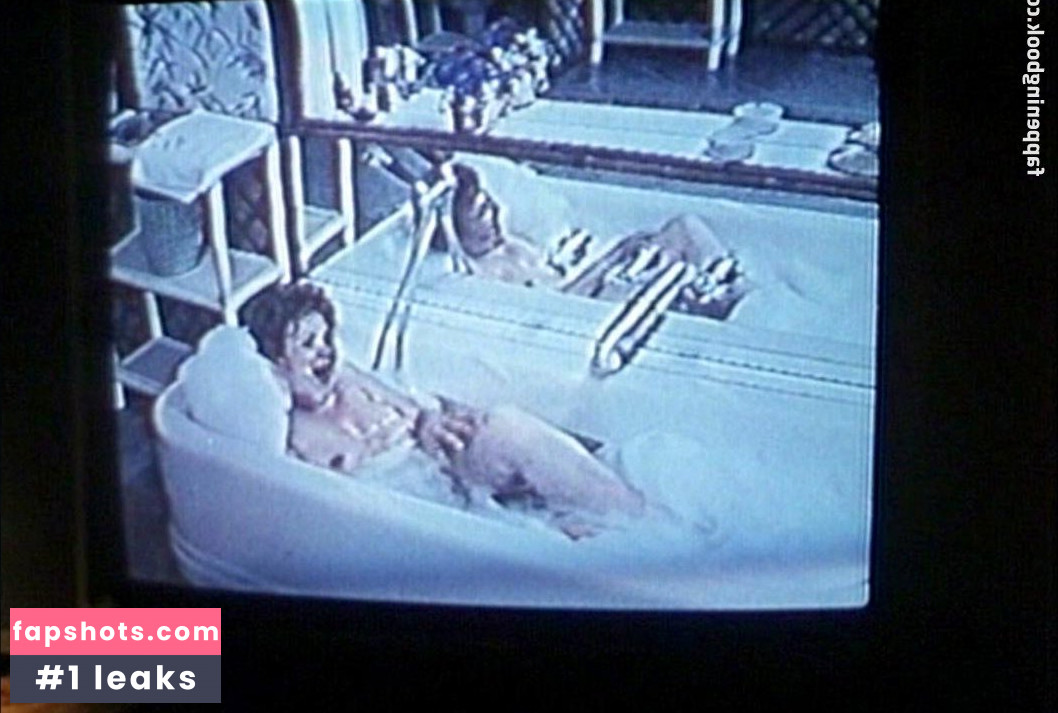 Sacha Darwin gallery photo #6