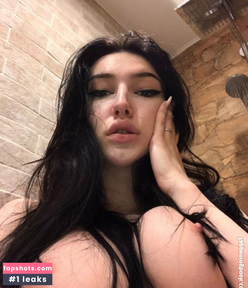 SadAndWet nude babe gallery