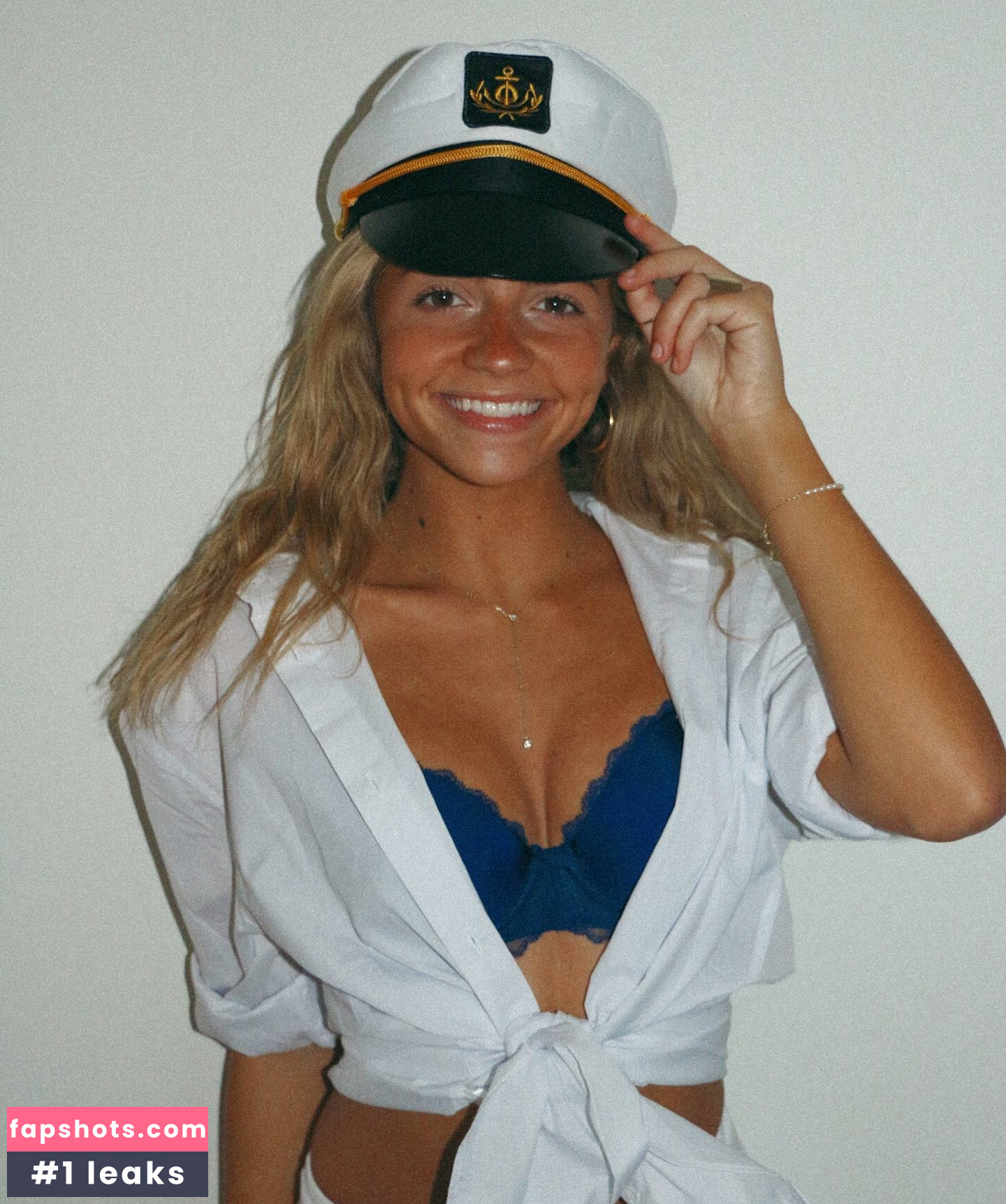 Sadie Crowell gallery photo #32