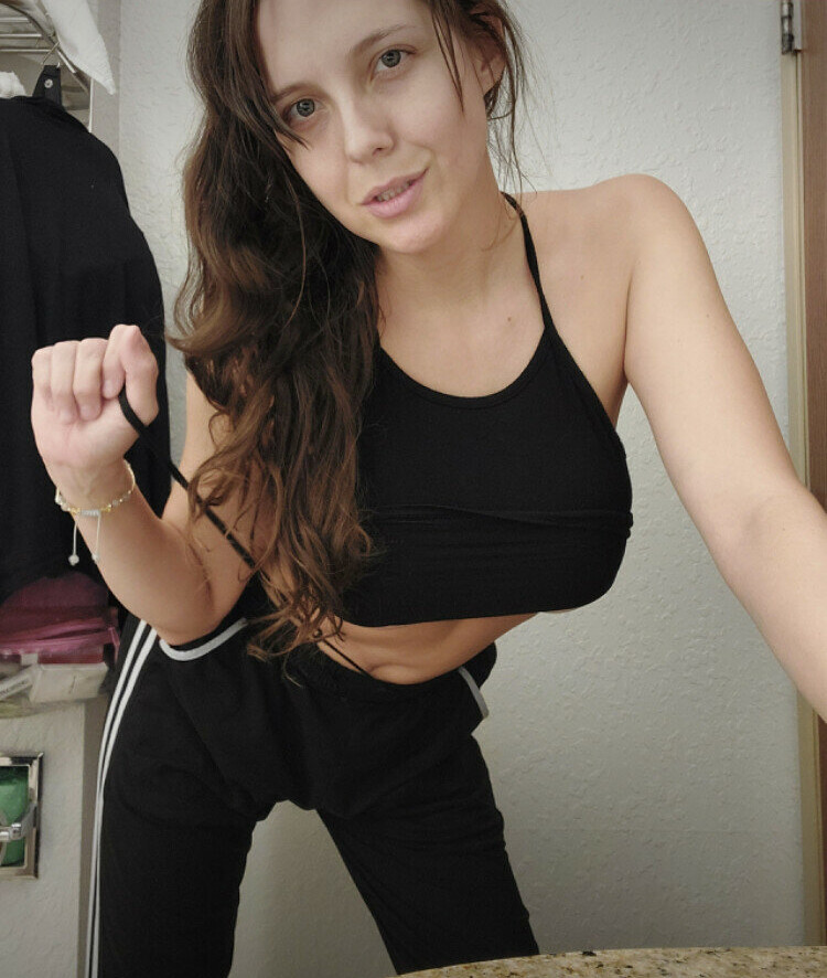 sadie-holmes gallery photo #484