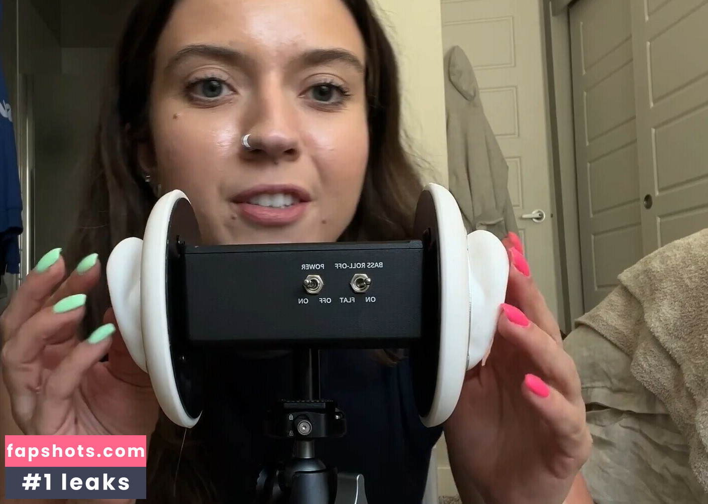 Sadie’s ASMR gallery photo #7