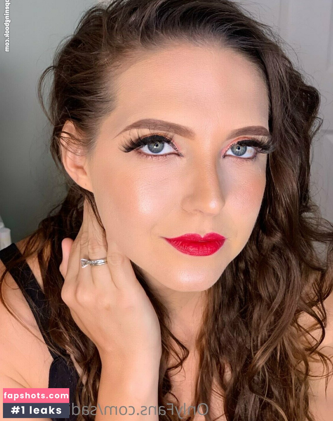 sadieholmes gallery photo #27