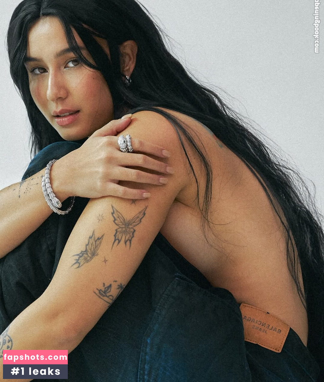 Saffron Sharpe gallery photo #3