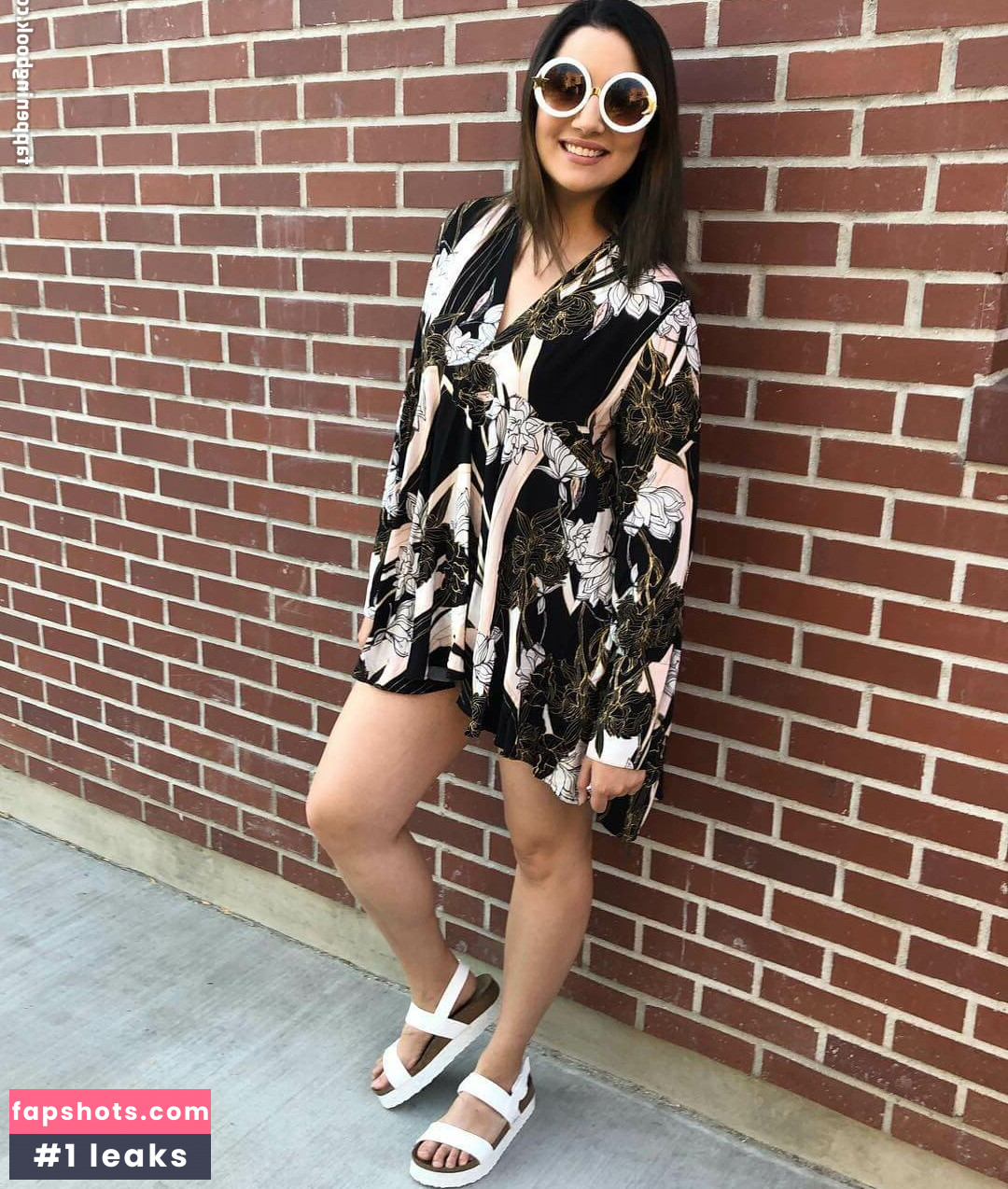 Safiya Nygaard nude babe gallery