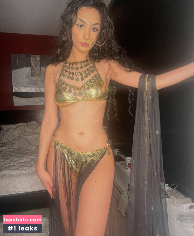 Sahabby nude babe gallery